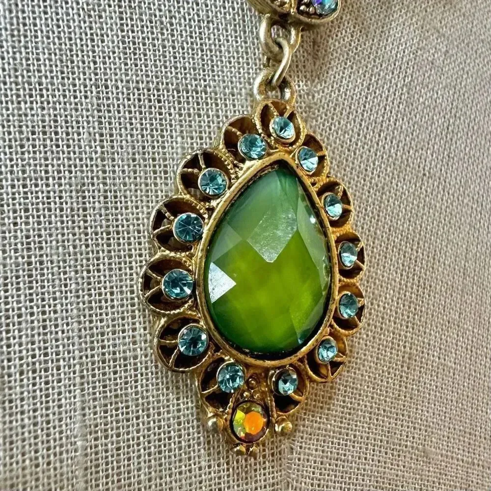 Vintage 1928  green teardrop pendant beaded Necklace